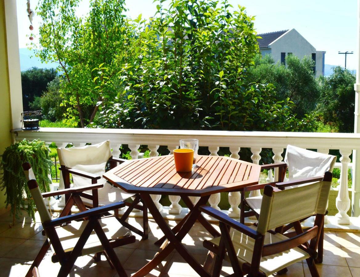 Araucaria Home Lixouri Exterior foto